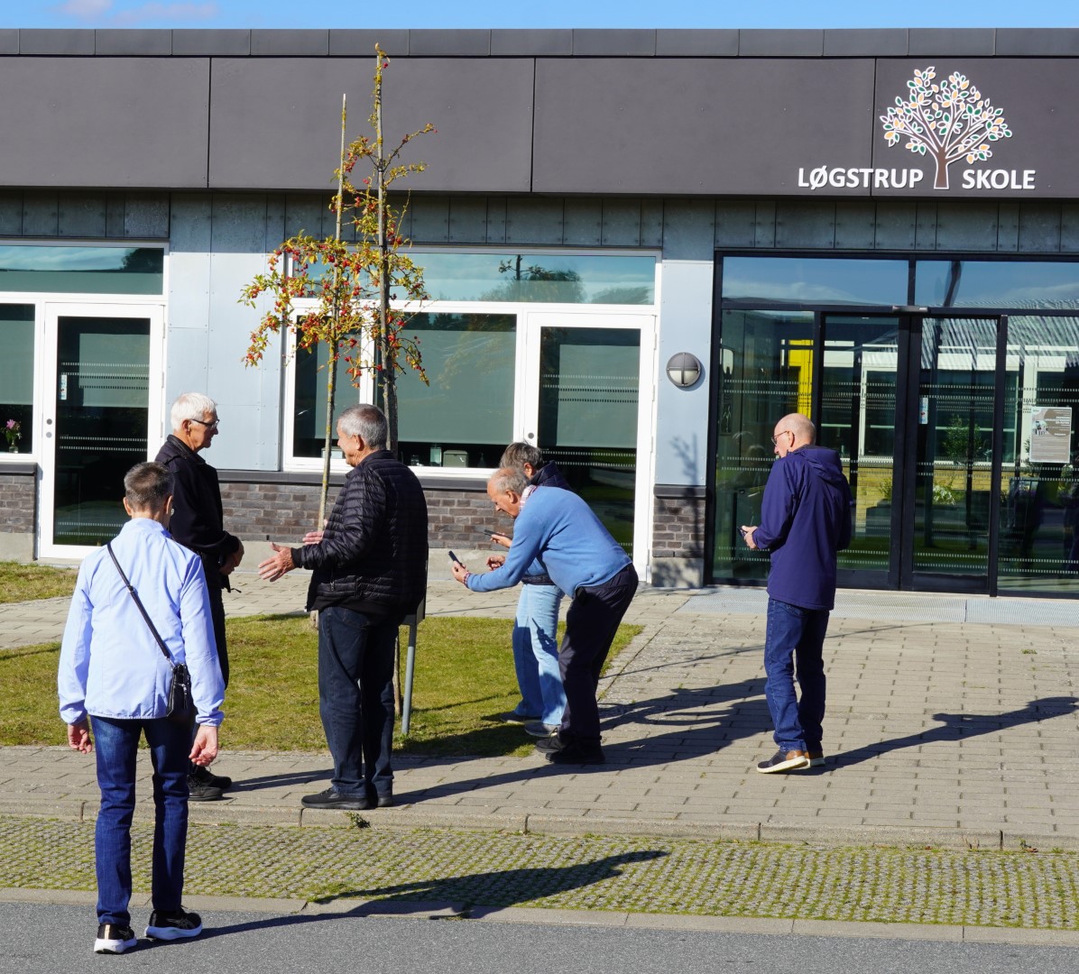 Skolen scannes Large