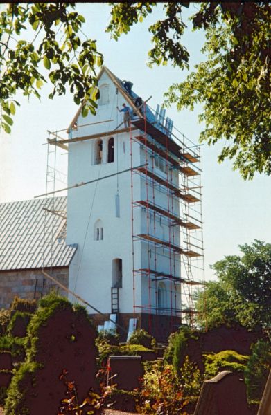 1975 Vorde kirke rep af tårn