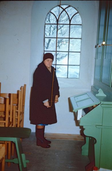 1977 Vorde kirke, Anna ringer